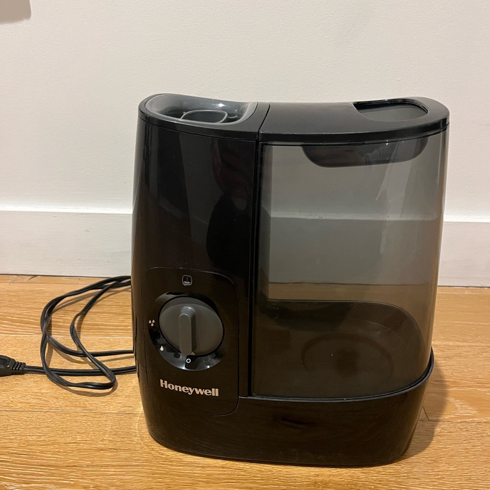 Honeywell Black Humidifier